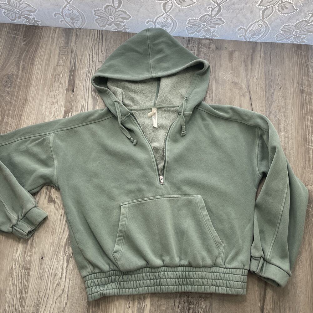 Free People FP Movement Sage Green Sweatshirt Hoodie 1/2 Zip Ribbed Size Small